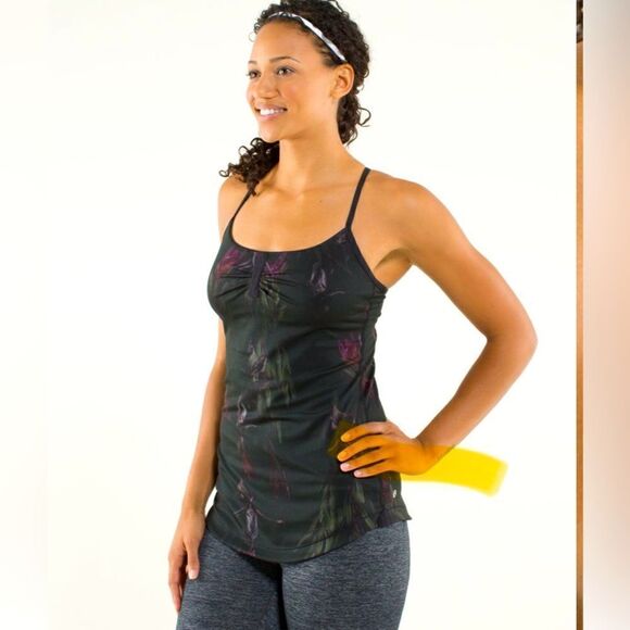 Lululemon   - Picture 1 of 5